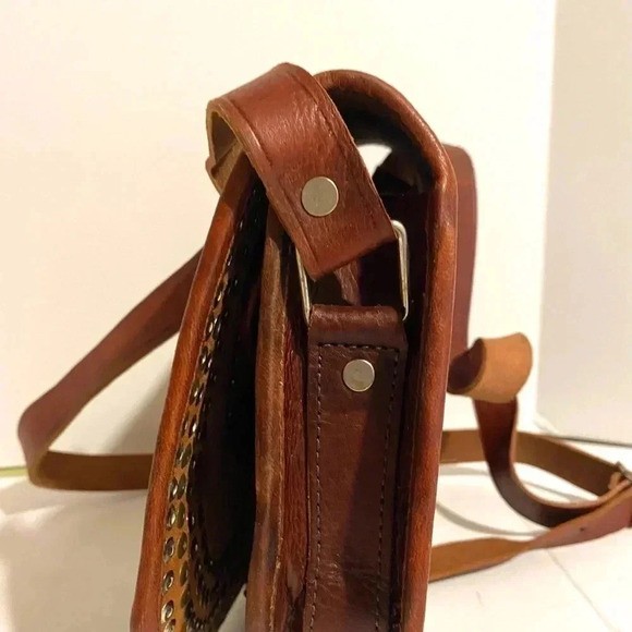 Handmade vintage studded  leather moroccan bag - Picture 4 of 12